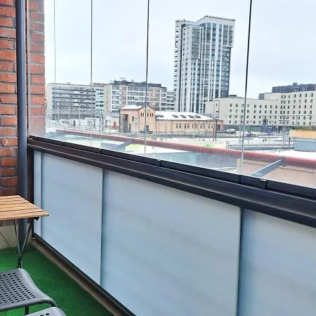 Kotimaailma - Parvekkeellinen Keskustakolmio - Rongankatu Apartmán